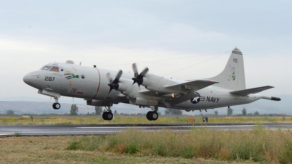 מטוסים מטוס של צבא ארה"ב ב בסיס סיגונלה ב סיציליה איטליה ארכיון