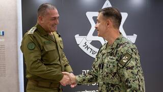 הרמטכ"ל, רב-אלוף אייל זמיר עם מפקד סנטקום, אדמירל בראד קופר