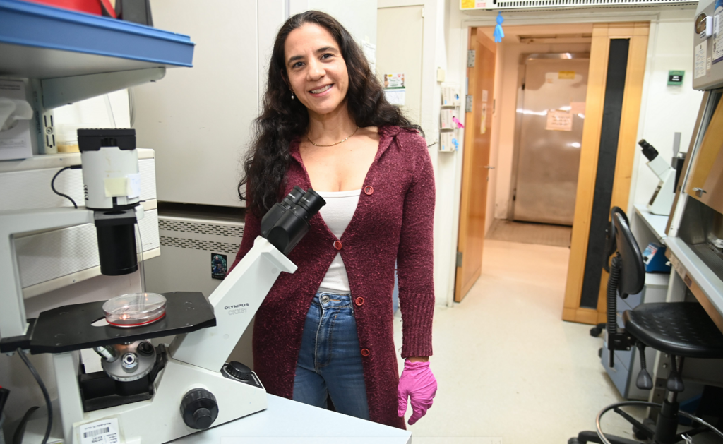 Photo: Hertzel Yosef פרופסור דבי טויבר