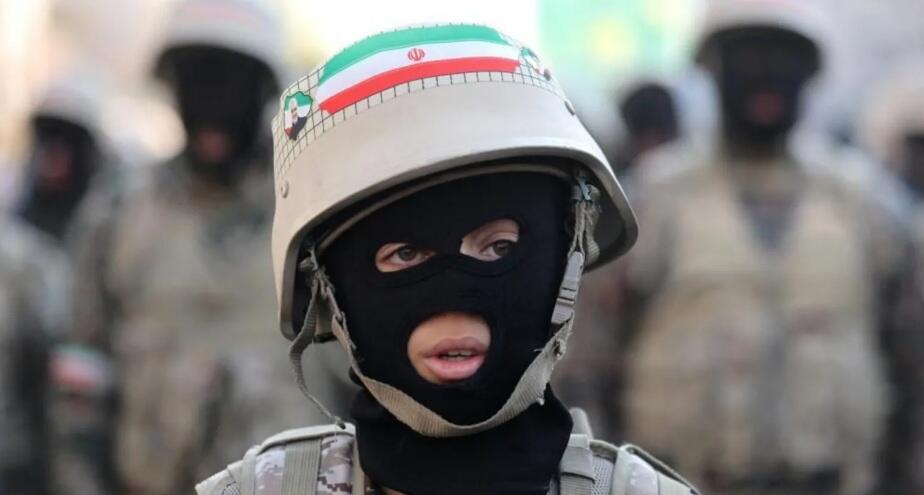 A member of Iranian volunteer militia (Basij) (Photo: Reuters) A member of Iranian volunteer militia (Basij)
