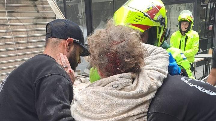  Первая помощь пострадавшей при обрушении 