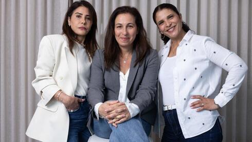 "יש משפחות שאצלן הפרק הזה לא ייסגר לעולם". מימין: אורלי גלבוע, איילת לוי ושירה אלבג
