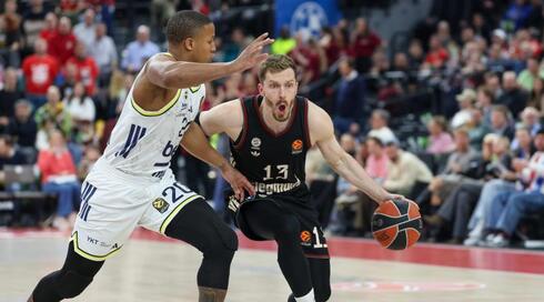 אנדראס אובסט עם הכדור