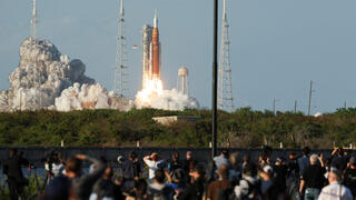 צופים בשיגור ההיסטורי