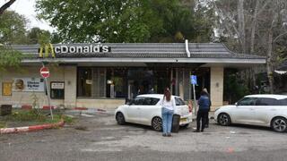 פגיעה ישירה בסניף מקדונלדס בגן הצפון, קריית שמונה