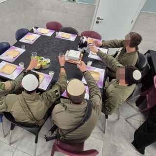 ליל סדר חג פסח עם לוחמי גבעתי בגבול לבנון