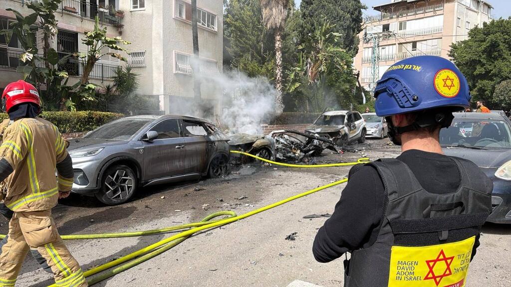 Impact in Givatayim (Photo: MDA) נפילה בגבעתיים