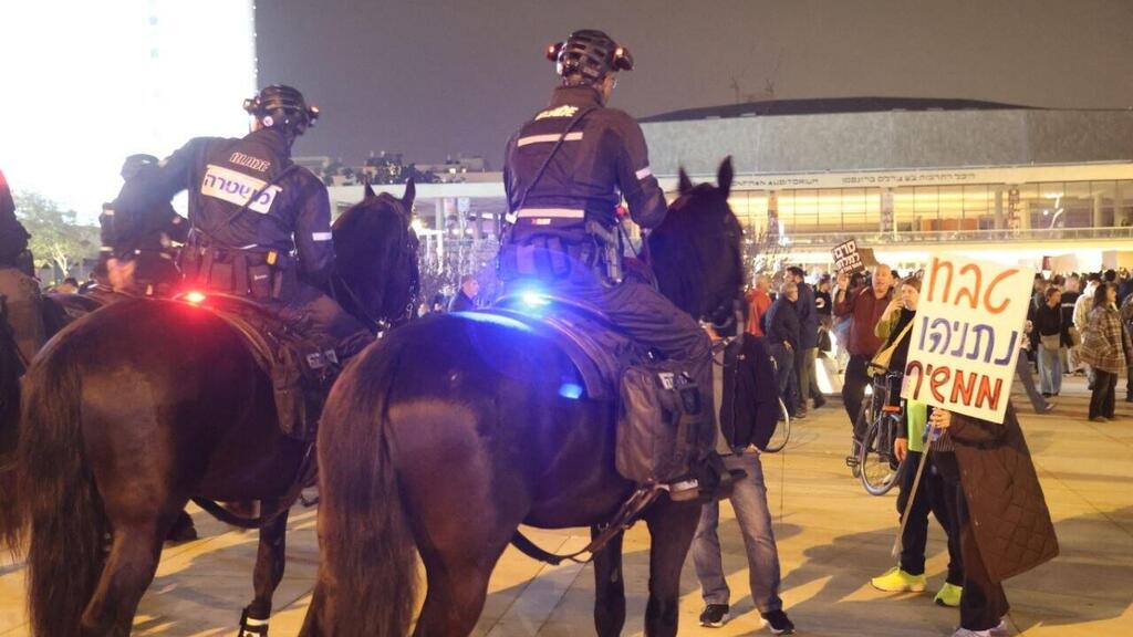 Антивоенный митинг в Тель-Авиве (Фото: Моти Кимхи) הפגנה בכיכר הבימה