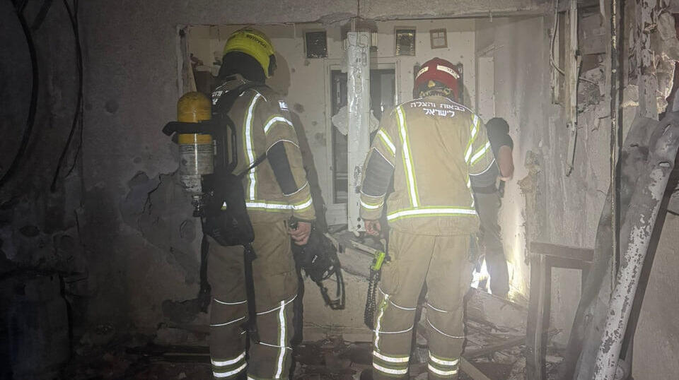 כבאים בזירה בראש העין