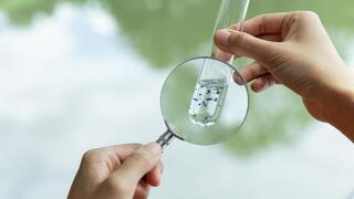 מיקרופלסטיק בתוך מי שתייה