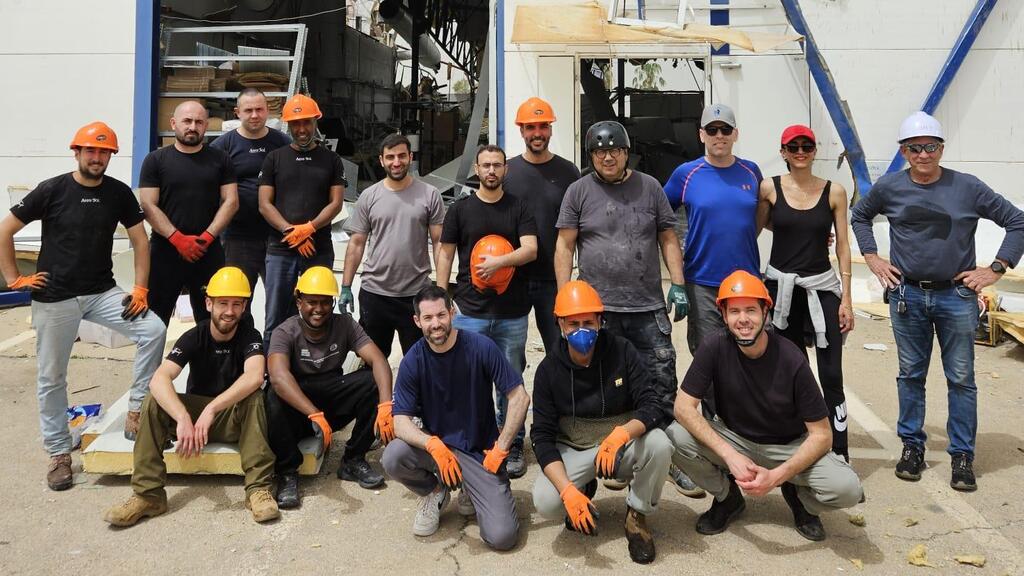 The staff of Aero Sol (Photo: Courtesy of Aero Sol) הצוות של החברה