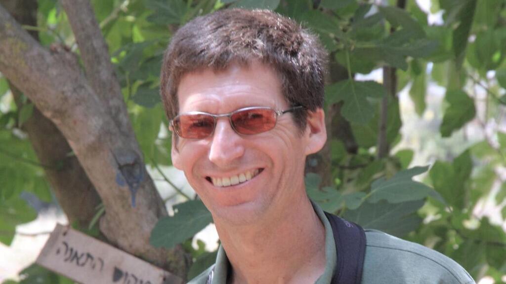 Доктор Гидеон Перлман (Фото: Амир Балабан, Общество защиты природы) ד"ר גדעון פרלמן, המשיך לעסוק כצפר למרות המחלה