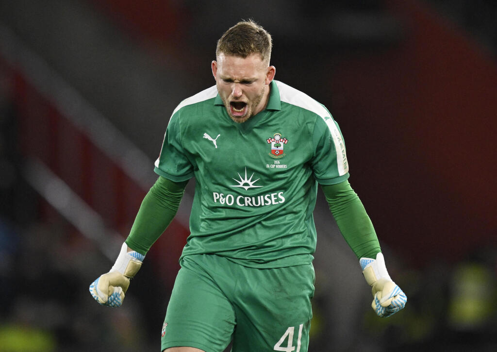 שוער סאות'המפטון דניאל פרץ