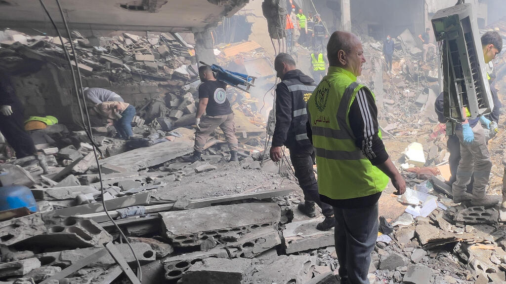 Бейрут после удара ЦАХАЛа (Фото: AP Photo/Hussein Malla) תקיפות צה"ל בלבנון