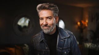 איציק כרסנטי בביתו