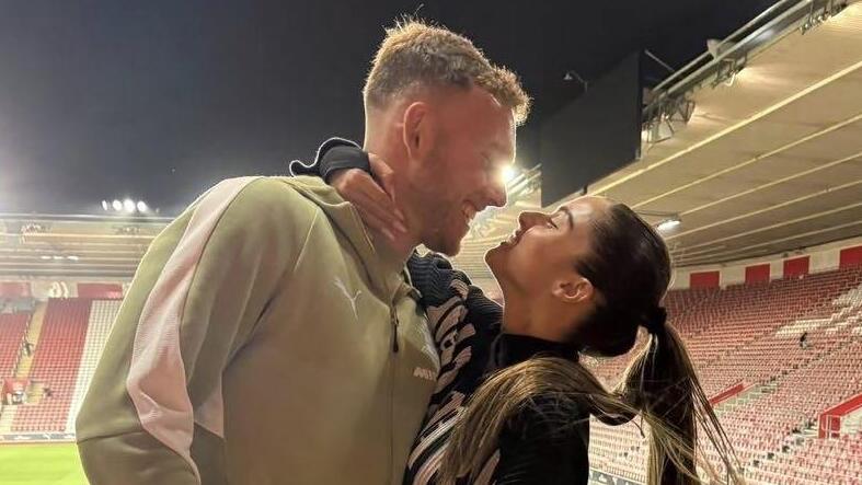 נועה קירל דניאל פרץ משחק חצי גמר הגביע האנגלי 2026