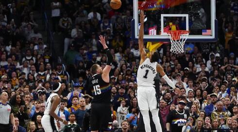 יוקיץ' זורק מעל וומבניאמה