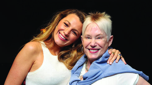 בלייק לייבלי וחמותה תמי ריינולדס