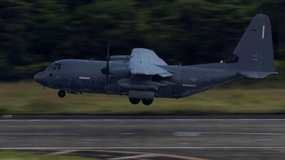 US MC-130J (Photo: Ricardo Arduengo/Reuters) מטוס קרב אמריקני