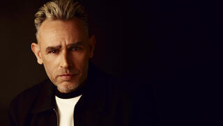 הסיפור המלא מאחורי הקאמבק של מושיק עפיה