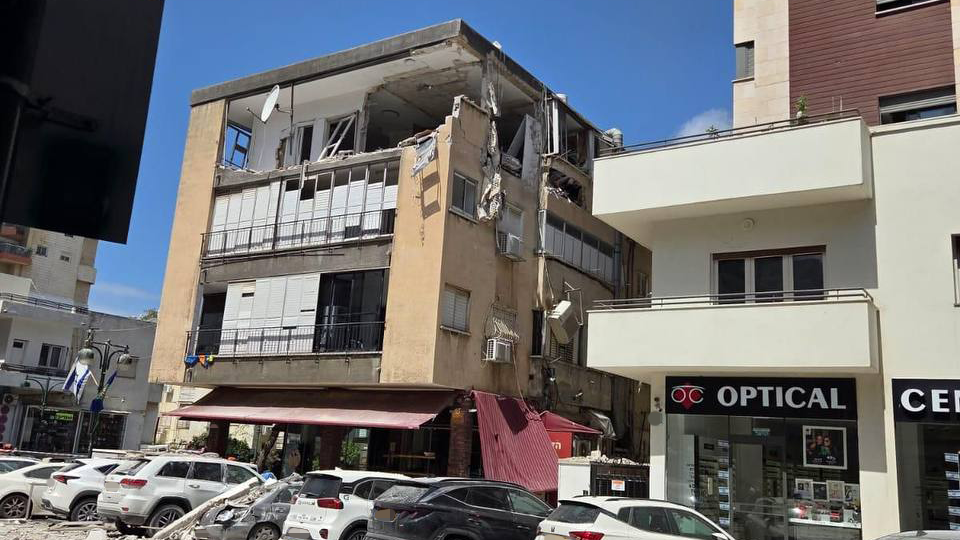 מבנה שנפגע ברמת גן