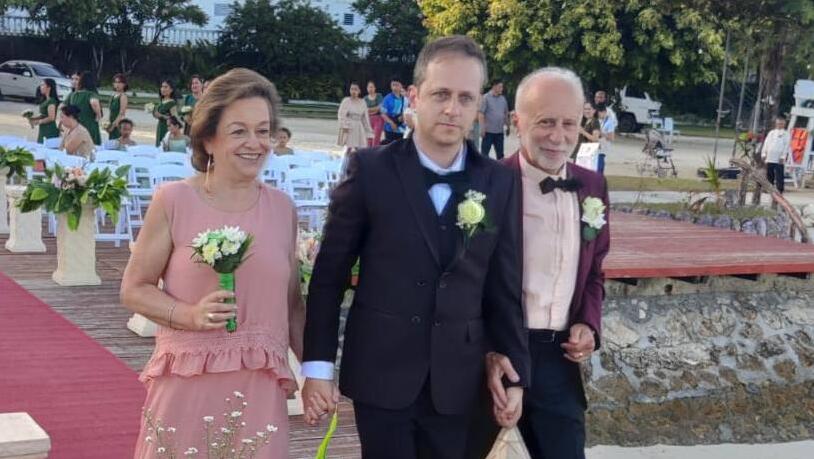 דימה וההורים בחתונה שלו