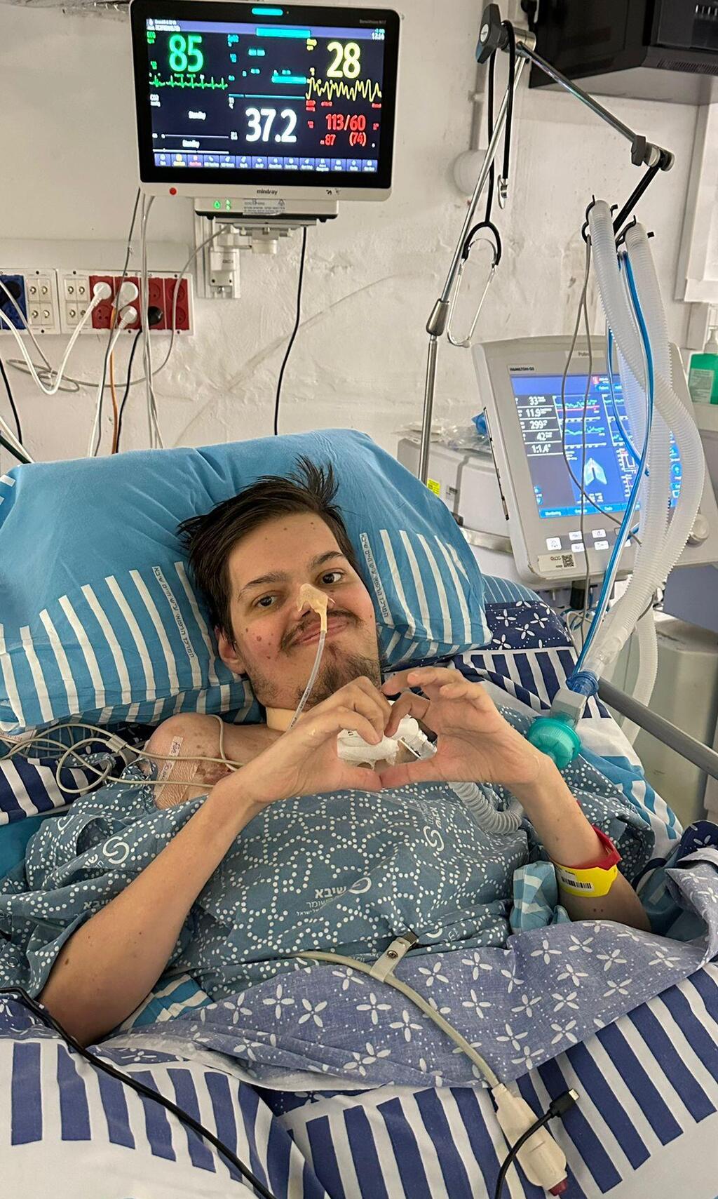 צחי קנבסקי בבית החולים לפני ואחרי הניתוח