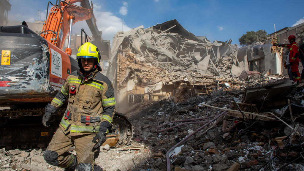 נזקי התקיפות בבית כנסת בטהרן
