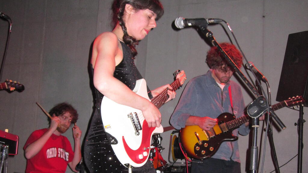 קיקי מלינקי בהופעה בבית רדיקל