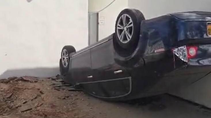 רכב הפוך ברמת השרון