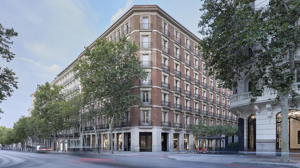 חזית הבניין