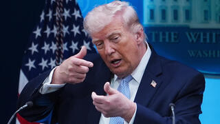 נשיא ארה"ב דונלד טראמפ ב מסיבת עיתונאים על מלחמה עם איראן