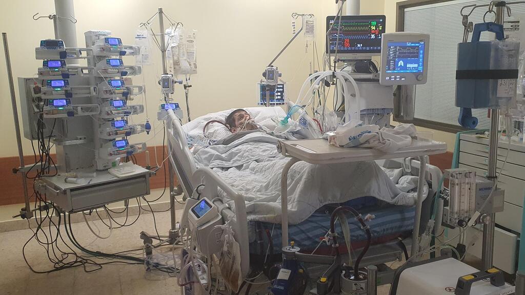 צחי קנבסקי בבית החולים לפני ואחרי הניתוח