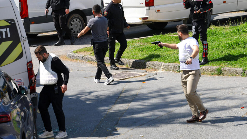 ירי מחוץ לקונסוליה הישראלית באיסטנבול
