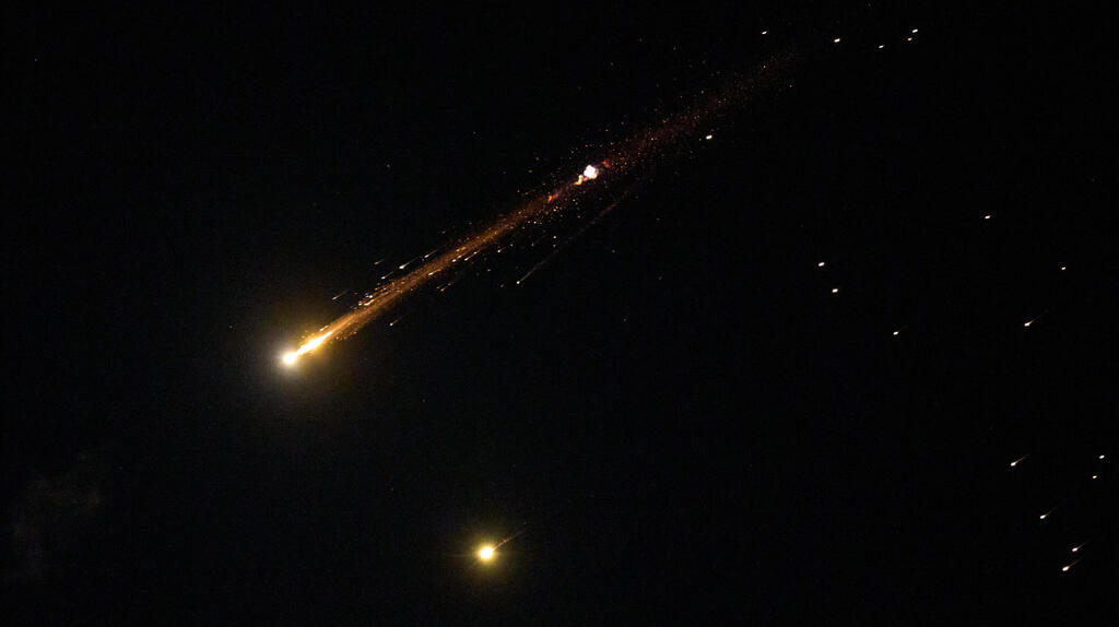 במקביל לשיחות בבית הלבן: חיזבאללה הפר את הפסקת האש - ושיגר רקטות לשתולה