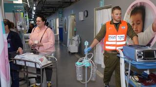 המרכז הרפואי שיבא החל להחזיר מחלקות מהחניון אל מעל לפני הקרקע עם הכרזת הפסקת האש