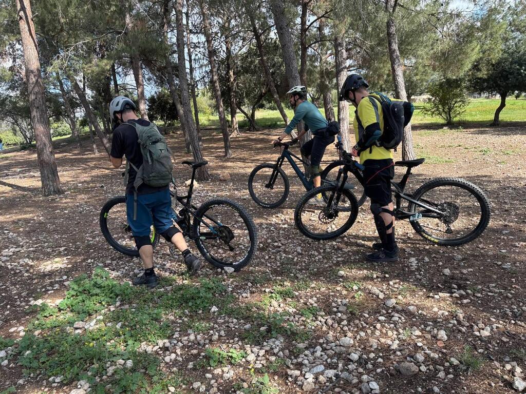 רוכבים ביער בן שמן