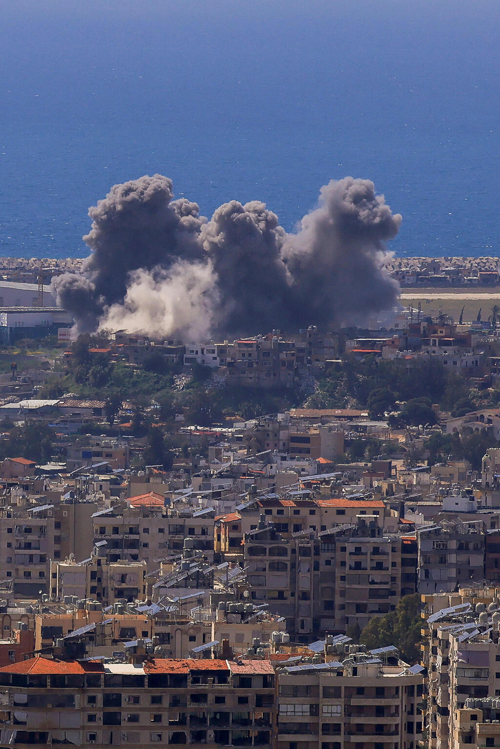 ביירות לבנון עשן תקיפות צה"ל