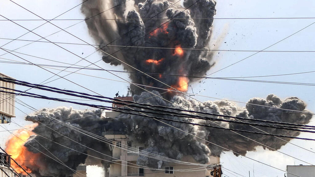 Strikes in Lebanon continue (Photo: Kawnat HAJU / AFP) תקיפות בלבנון