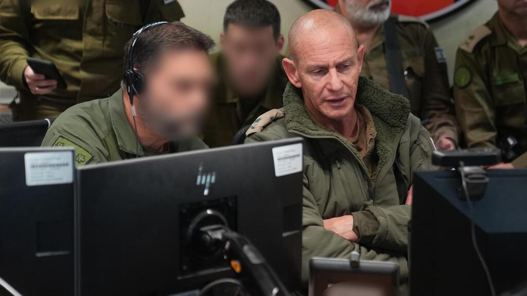 Northern Command Commander, Major General Rafi Milo (Photo: IDF Spokesperson's Unit) מפקד פיקוד הצפון, אלוף רפי מילוא ברגעי התקיפה בחמ"ל בפיקוד הצפון