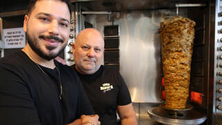 "שווארמה היא כמו סמים", במשפחה הזו יודעים למה