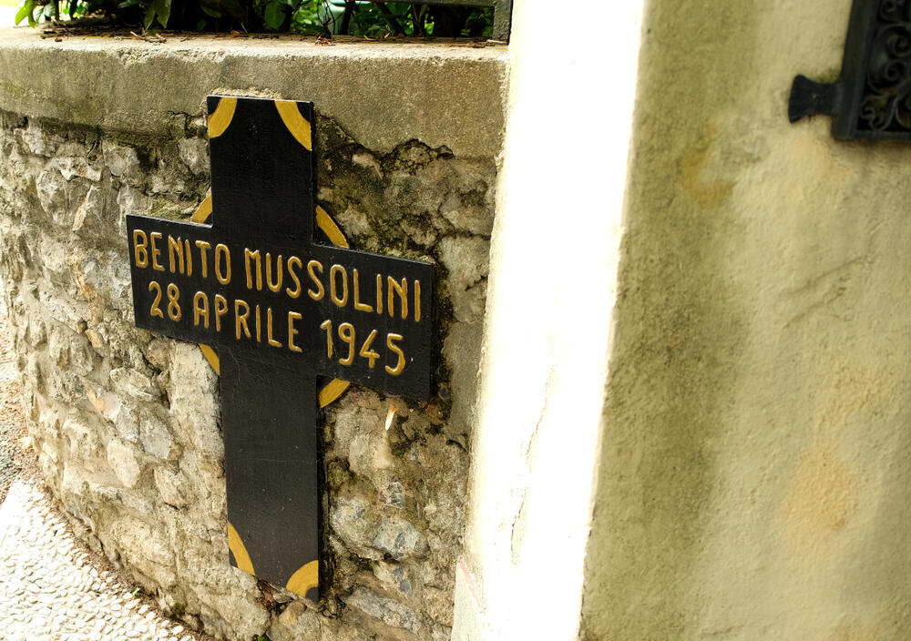 Место казни Бенито Муссолини в Италии