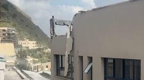 פגיעה בבית ספר בדיר אל-אסד