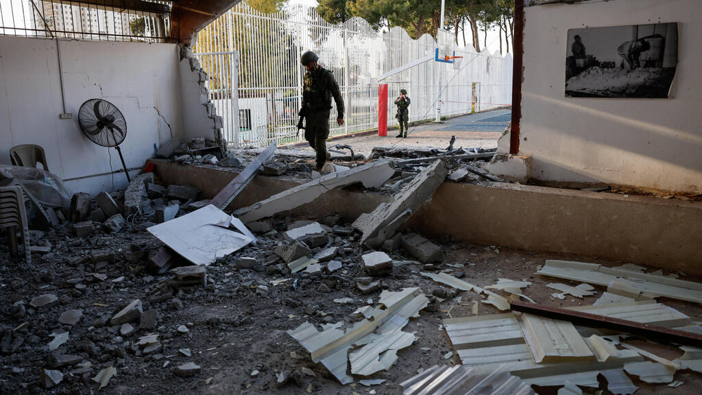 Разрушения на археологическом объекте в Нагарии (Фото: Amir Cohen/Reuters) זירת נפילה בנהריה
