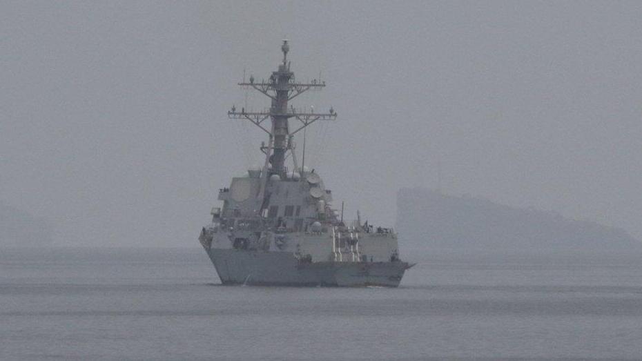American warship near the Strait of Hormuz. The US military has begun a mine clearance operation (Photo: CENTCOM) ספינה אמריקנית סמוך למיצר הורמוז