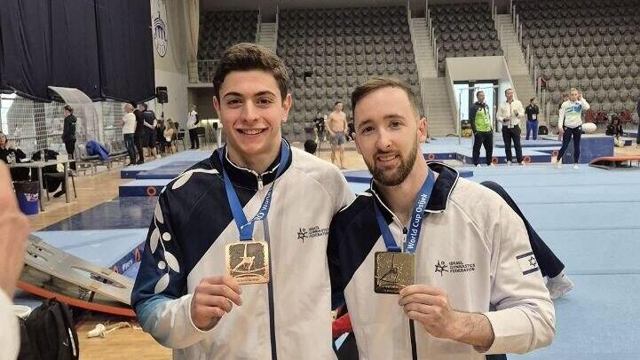 Ноам Беркович, Артем Долгопят (Фото предоставлено Федерацией спортивной гимнастики Израиля ) ארטיום דולגפיאט ונועם ברקוביץ' בגביע העולם בקרואטיה