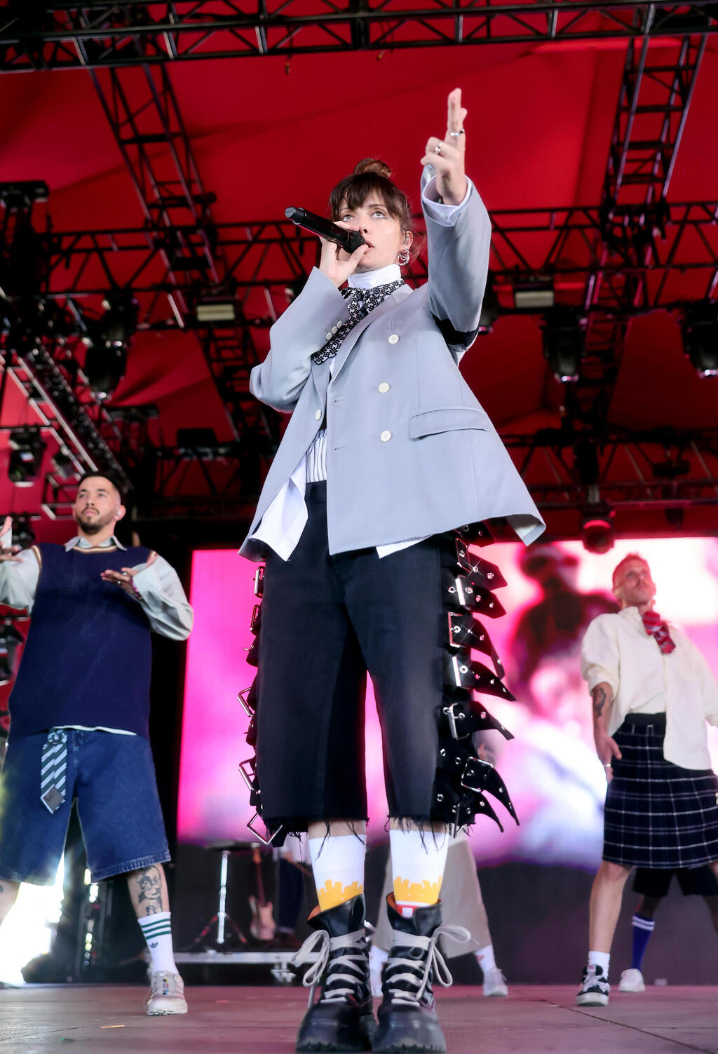 נגה ארז בהופעה בפסטיבל קואצ'לה