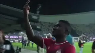 קאנגווה עושה מפנה משולשת ליציע