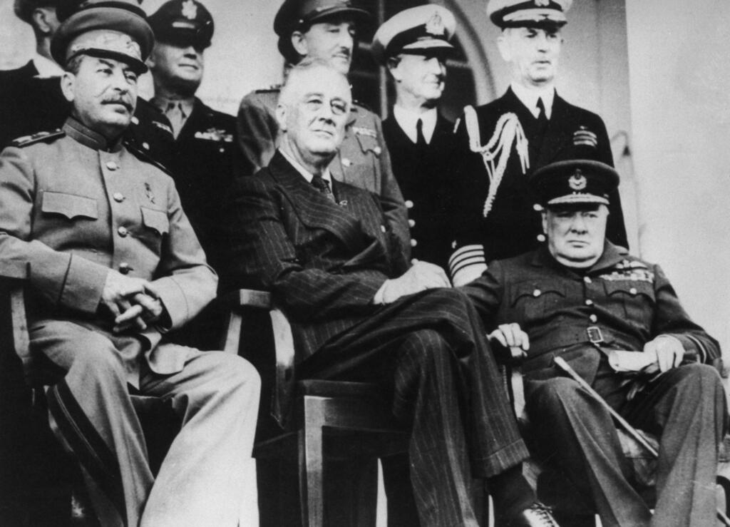 ועידה היסטורית בהשתתפות צ'רצ'יל, פרנקלין דלאנו רוזוולט וסטלין בטהרן, איראן, בדצמבר 1943