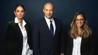 נפתלי בנט, לירן אבישר וקרן טרנר 